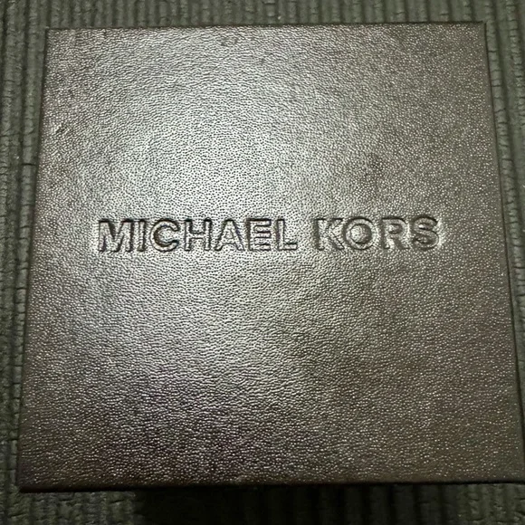 MICHAEL KORS - RUNWAY WATCH (NEW) - Picture 8 of 9